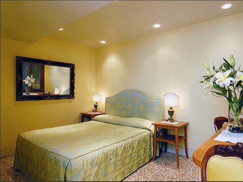 Hotel San Zulian Venezia Esterno foto